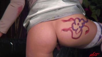 Paint Me Pretty Pussy Spreader Screencap 115 on www.sinx.com