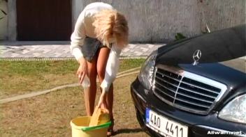 Taking Turns Hosing Each Other Down Screencap 7 on www.sinx.com