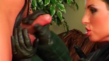 The Man Under the Stairs Screencap 73 on www.sinx.com