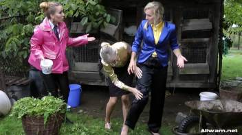 High Class Garden Mess Screencap 14 on www.sinx.com