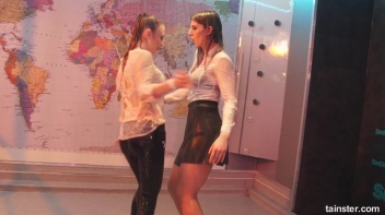 What a Wet and Wonderful World! Screencap 15 on www.sinx.com