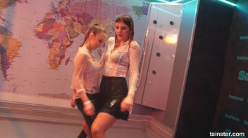 What a Wet and Wonderful World! Screencap 18 on www.sinx.com