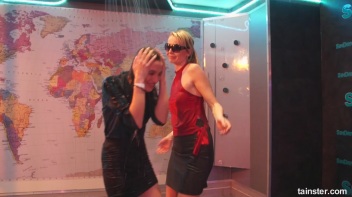 What a Wet and Wonderful World! Screencap 40 on www.sinx.com