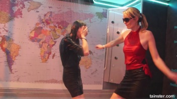 What a Wet and Wonderful World! Screencap 42 on www.sinx.com