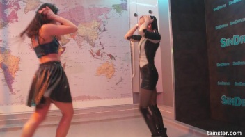 What a Wet and Wonderful World! Screencap 5 on www.sinx.com