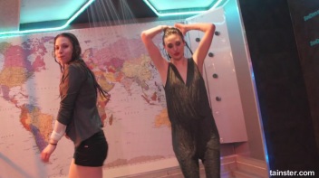 What a Wet and Wonderful World! Screencap 74 on www.sinx.com