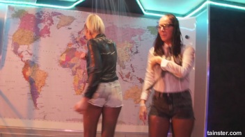 What a Wet and Wonderful World! Screencap 79 on www.sinx.com