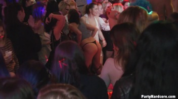 Party Hardcore Gone Crazy Vol. 1 Part 1 - Cam 3 Screencap 59 on www.sinx.com