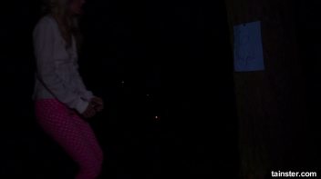 Victoria gets scared so bad she pees her pants Screencap 1 on www.sinx.com
