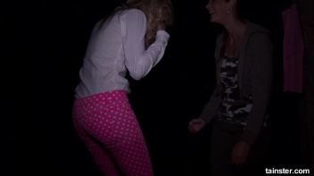 Victoria gets scared so bad she pees her pants Screencap 15 on www.sinx.com
