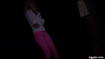 Victoria gets scared so bad she pees her pants Screencap 7 on www.sinx.com