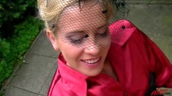 Leony Can Golden Shower Herself Screencap 6 on www.sinx.com
