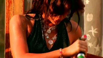 Wash and Wear Screencap 88 on www.sinx.com