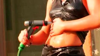 Wash and Wear Screencap 19 on www.sinx.com