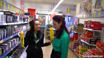 Satin Freaks Messy Carwash Screencap 3 on www.sinx.com