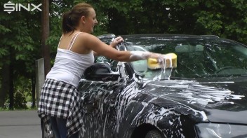 Catfight At The Carwash Screencap 8 on www.sinx.com