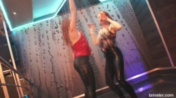 Amateur Cuties Shake It In The Shower! Screencap 94 on www.sinx.com