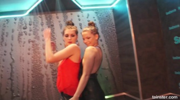 Amateur Cuties Shake It In The Shower! Screencap 27 on www.sinx.com