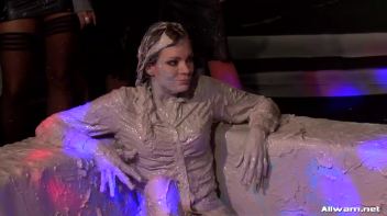 Mud Me Properly Screencap 53 on www.sinx.com