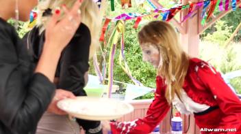 Birthday Party Messacre Screencap 6 on www.sinx.com