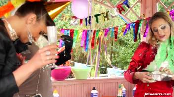 Birthday Party Messacre Screencap 10 on www.sinx.com