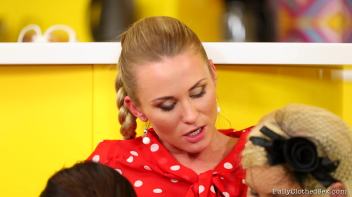 Cooking Up A Hot Pussy Feast In The Kitchen Screencap 98 on www.sinx.com