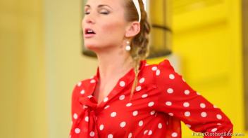 Cooking Up A Hot Pussy Feast In The Kitchen Screencap 41 on www.sinx.com