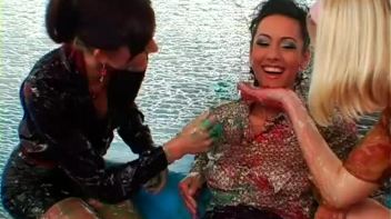 Fully Clothed Jell-O Nastiness Screencap 92 on www.sinx.com