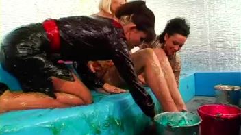 Fully Clothed Jell-O Nastiness Screencap 98 on www.sinx.com