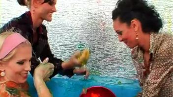 Fully Clothed Jell-O Nastiness Screencap 112 on www.sinx.com