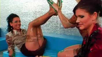 Fully Clothed Jell-O Nastiness Screencap 52 on www.sinx.com