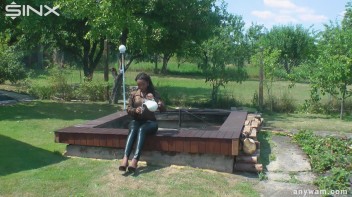 Ebony Hottie Bathes in Creamy Milk Screencap 1 on www.sinx.com