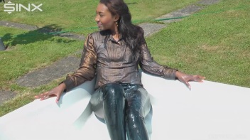 Ebony Hottie Bathes in Creamy Milk Screencap 14 on www.sinx.com