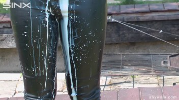 Ebony Hottie Bathes in Creamy Milk Screencap 7 on www.sinx.com