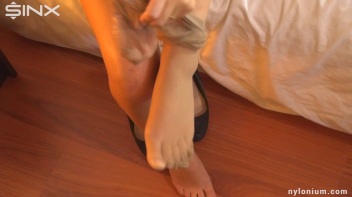 Brunette's Jizzy Handiwork On Big Cock Screencap 47 on www.sinx.com
