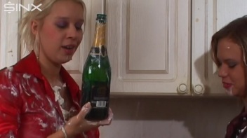 Pussy Licking WAM Babes Get Filthy! Screencap 31 on www.sinx.com