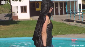 Raven Haired Hottie Soaks Herself At Waterpark Screencap 71 on www.sinx.com