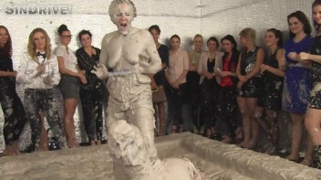 Muddy Wrestling: Nicole Vice vs. Valentina Ross Screencap 62 on www.sinx.com