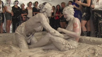 Muddy Wrestling: Nicole Vice vs. Valentina Ross Screencap 63 on www.sinx.com