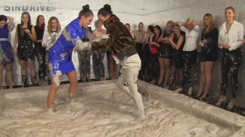 Muddy Wrestling: Nicole Vice vs. Valentina Ross Screencap 9 on www.sinx.com