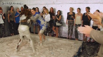 Muddy Wrestling: Nicole Vice vs. Valentina Ross Screencap 10 on www.sinx.com