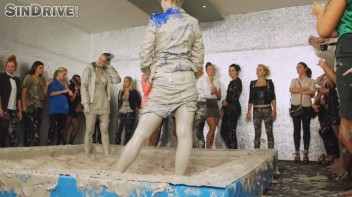 Muddy Wrestling: Nicole Vice vs. Valentina Ross Screencap 28 on www.sinx.com