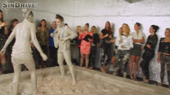 Muddy Wrestling: Nicole Vice vs. Valentina Ross Screencap 33 on www.sinx.com