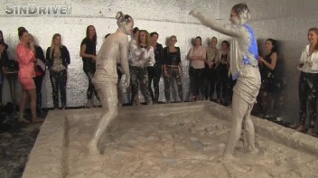 Muddy Wrestling: Nicole Vice vs. Valentina Ross Screencap 35 on www.sinx.com