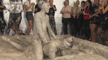 Muddy Wrestling: Nicole Vice vs. Valentina Ross Screencap 40 on www.sinx.com