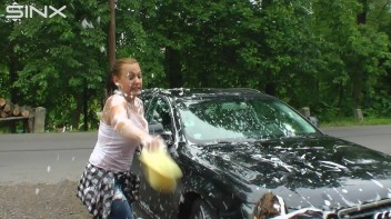 Catfight At The Carwash Screencap 38 on www.sinx.com