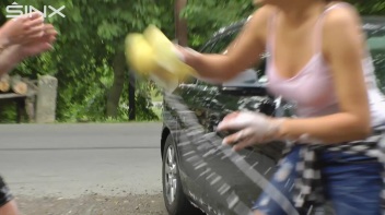 Catfight At The Carwash Screencap 49 on www.sinx.com