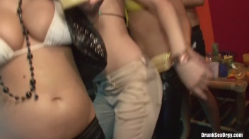 Bikini Beach Balls Part 5 - Cam 1 Screencap 34 on www.sinx.com