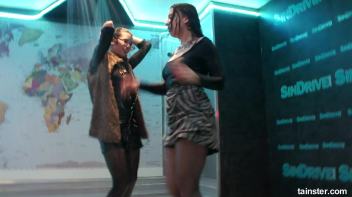 Sweet amateur honeys go wet Screencap 34 on www.sinx.com