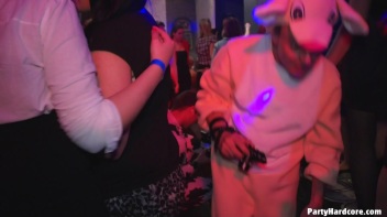 Party Hardcore Vol. 71 Part 4 - Cam 2 Screencap 86 on www.sinx.com